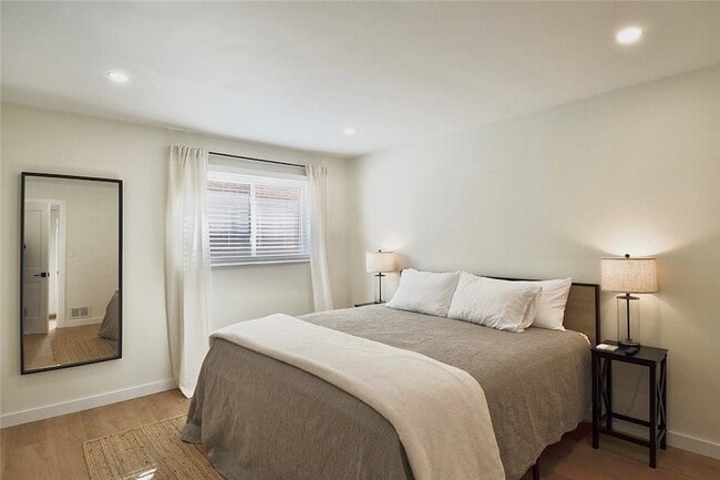 Building Photo - 422 Avery St