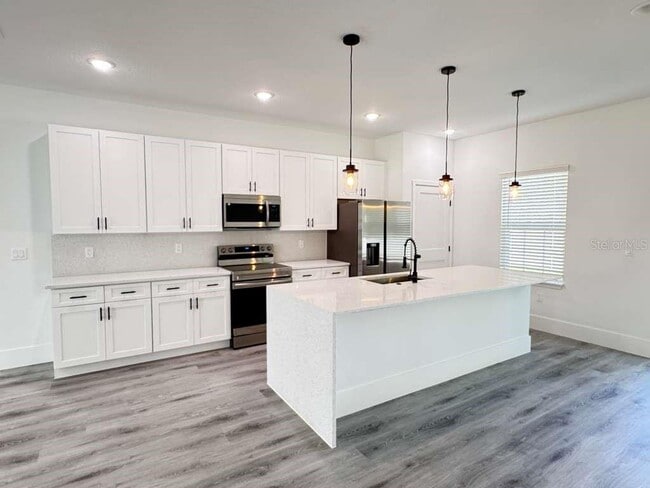 Building Photo - 3741 W Forest Dr