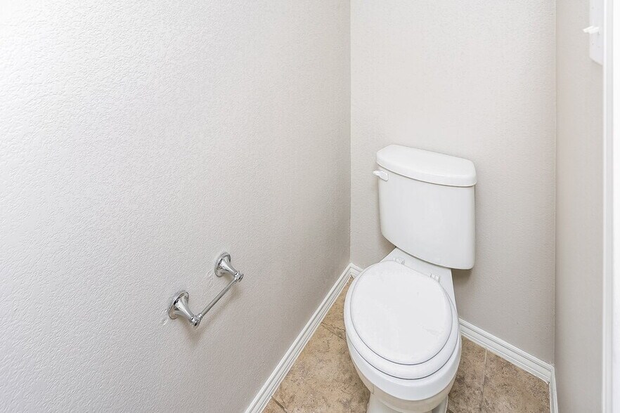 Building Photo - 5000 Caraway Dr