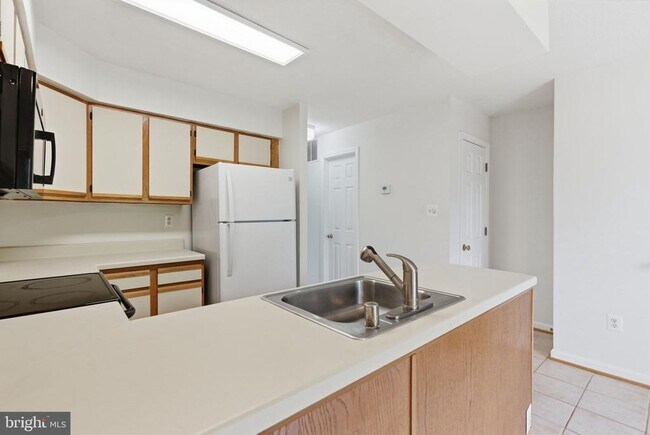 Building Photo - 18315 Leman Lake Dr