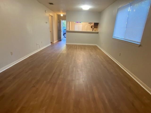 Building Photo - 3200 Ginger Dr