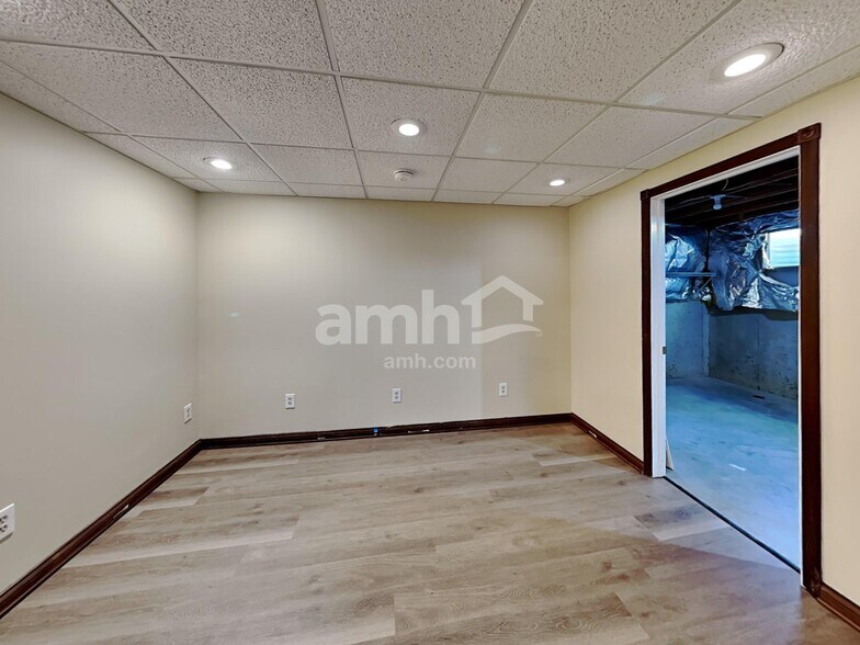 Building Photo - 1209 Nottingham Rd