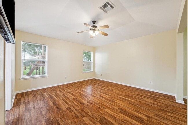 Building Photo - 3402 Fox Ct
