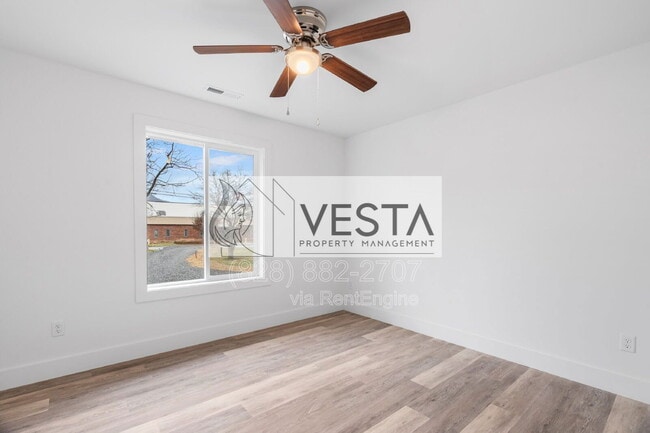 Building Photo - 61 Scates St