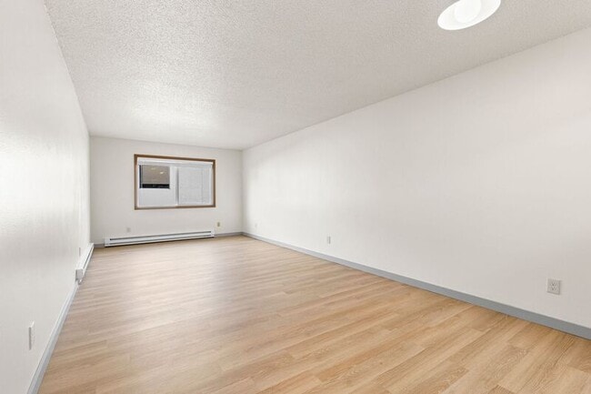 Building Photo - 2945 SE Washington St