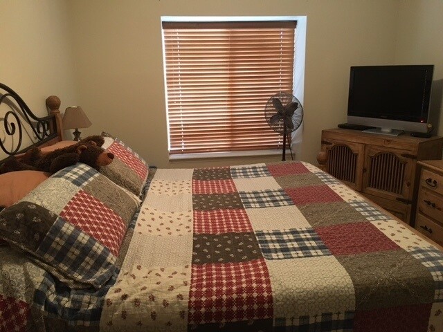 Building Photo - 8422 S Upham Way