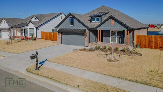 Building Photo - Your New Home in Owasso with Modern Elegance