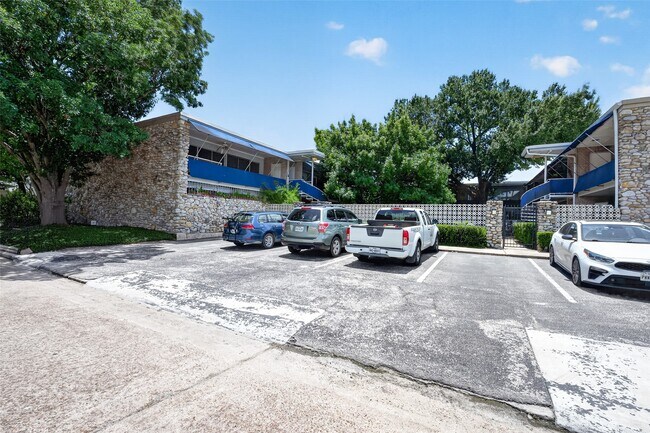 Building Photo - 3271 Sul Ross St