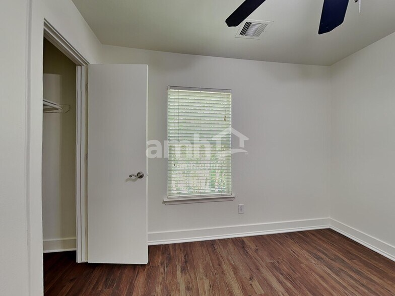 Building Photo - 26880 Haileys Mnr