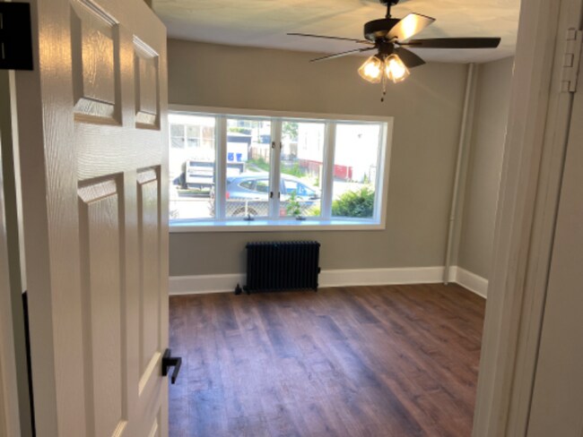 Building Photo - 28 Marble St