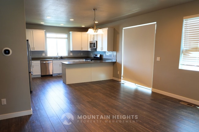 Building Photo - 3977 W Penstemon Wy