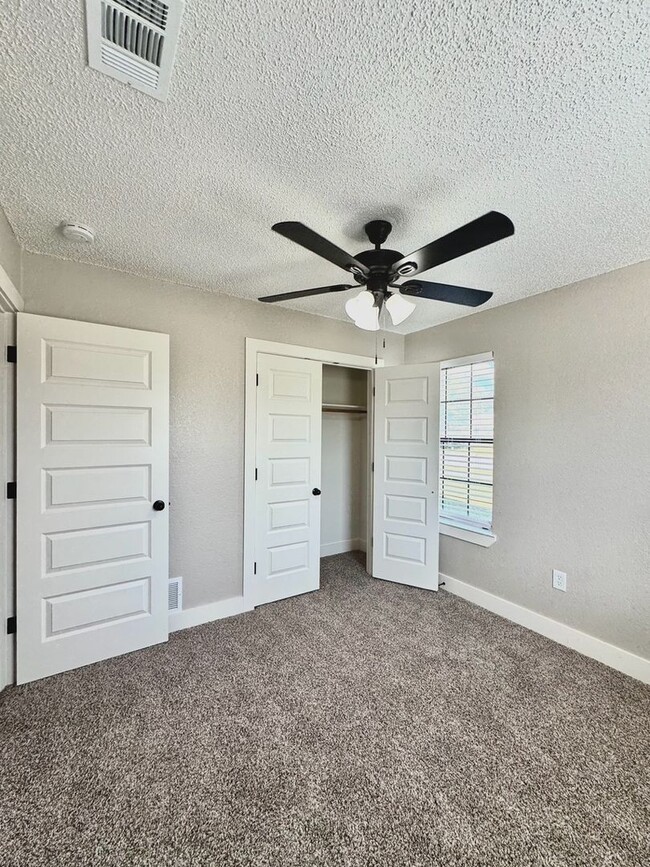 Building Photo - 2 Weeks FREE RENT!!! Newly Updated 3 Bedro...