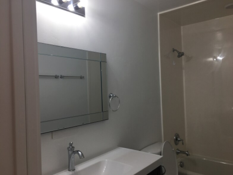 Building Photo - 542 E 300 N