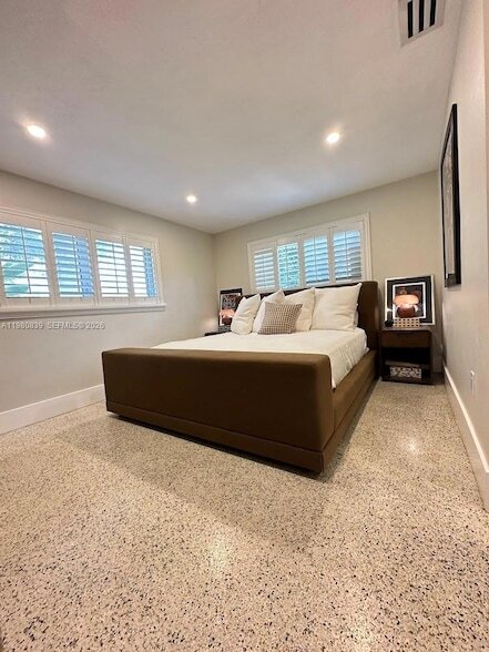 Building Photo - 6520 SW 65th St