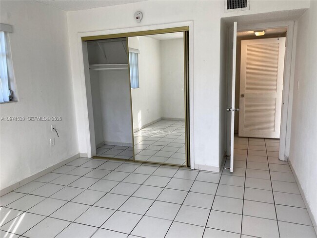 Building Photo - 251 Galen Dr
