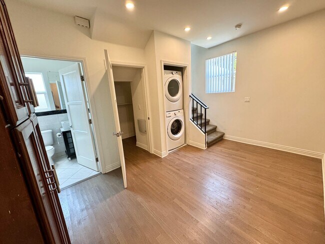 Building Photo - 8343 DUNBARTON - SHORT TERM LEASES AVAILABLE , NEWER*4 BD*3BA*TOWNHOME*PRIVATE YARD*WASHER/DRYER*