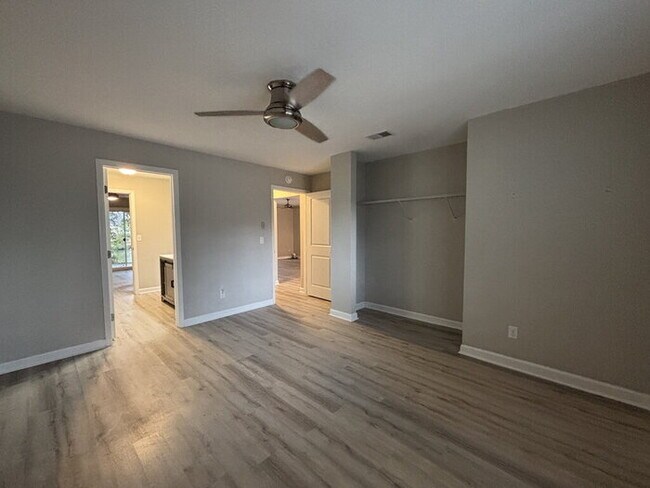 Building Photo - 8483 Yadkin Cir