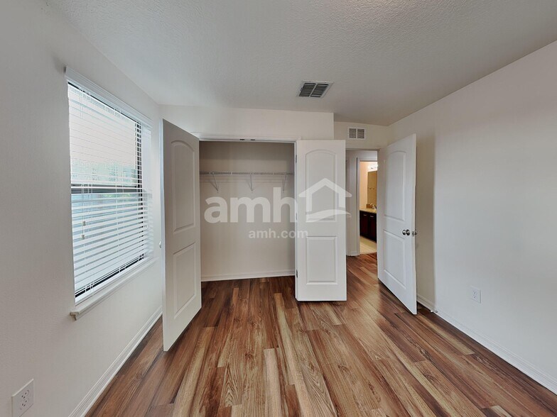 Building Photo - 11621 Winterset Cove Drive