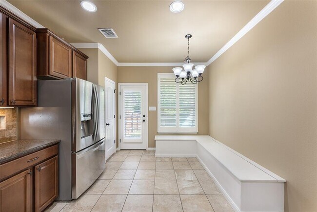 Building Photo - 13400 Briarwick Dr