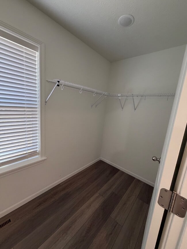 Building Photo - 188 E Sunset Cove Ln