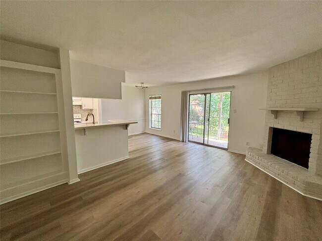 Building Photo - 2800 Jeanetta St