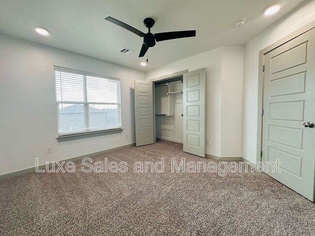 Building Photo - 7907 NW 135th Terrace