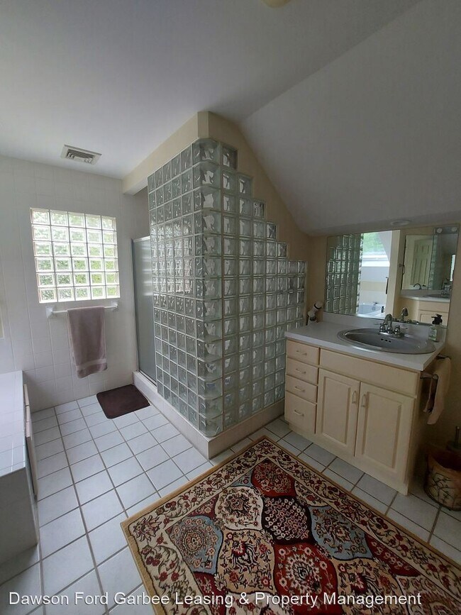 Building Photo - 4 br, 3.5 bath House - 2305 Heronhill Place