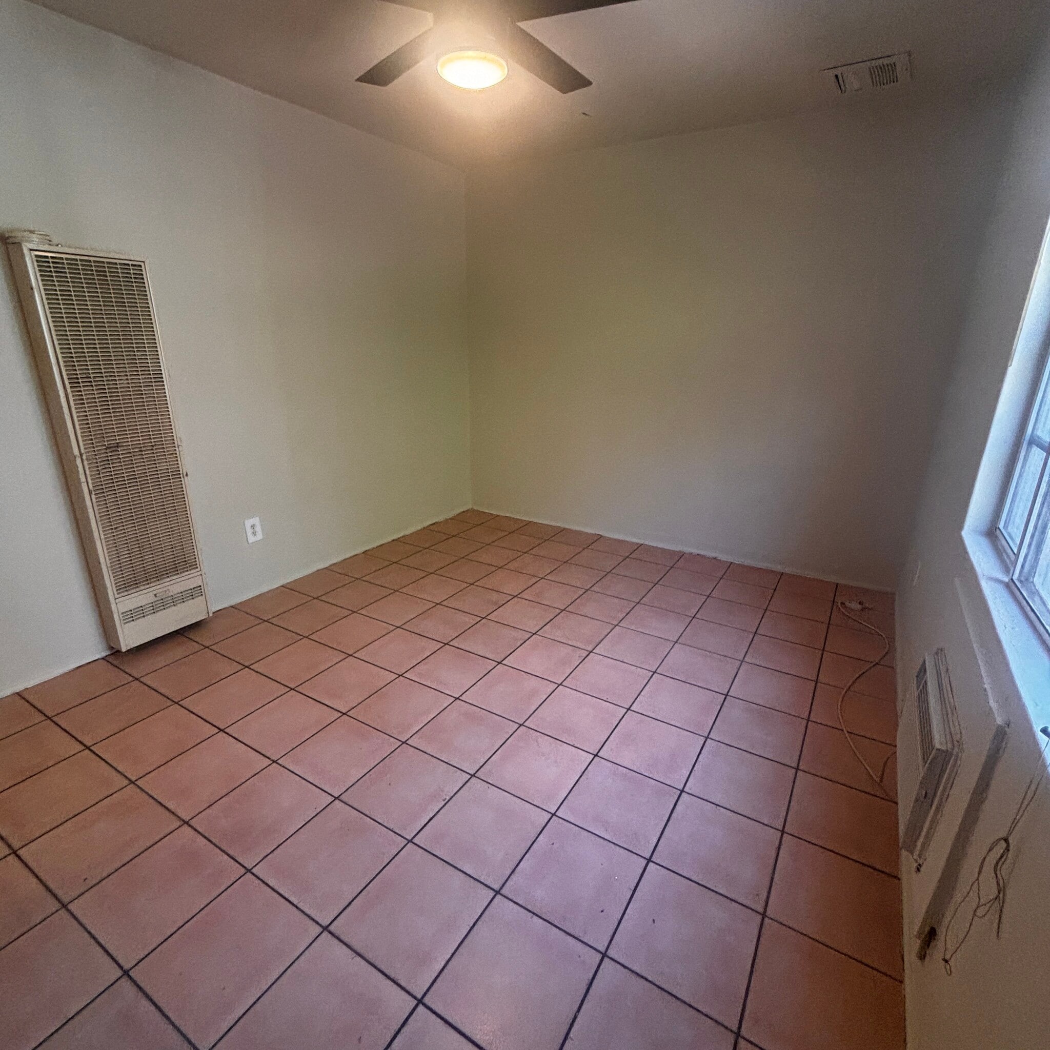 Building Photo - 1409 S Mill Ave