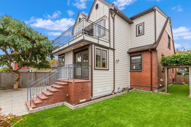 Building Photo - Stunning Air Conditioned 1931 Tudor in Coveted Admiral w/ Views