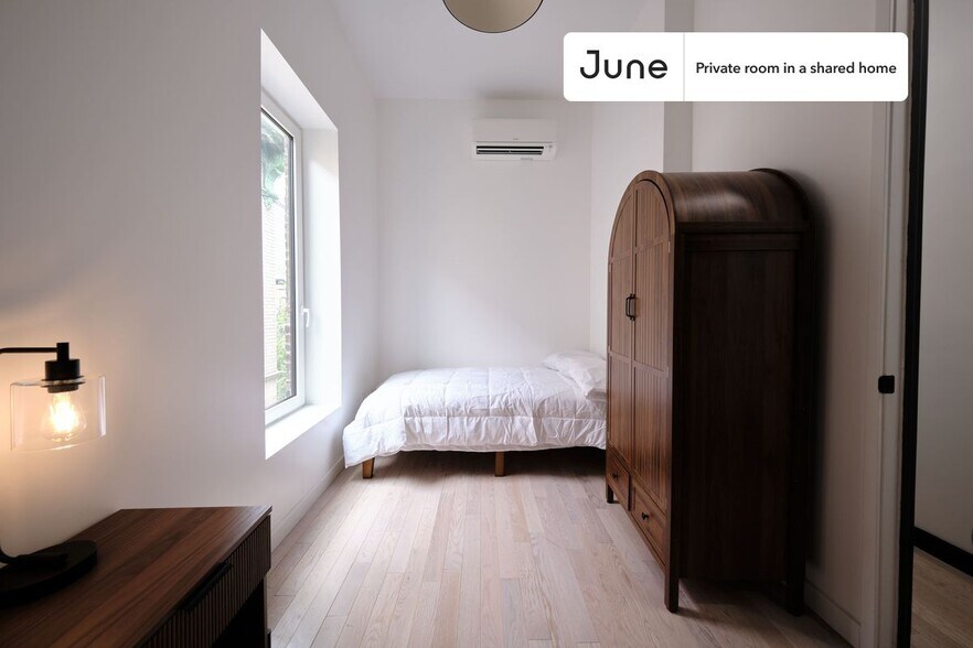 Primary Photo - Private bedroom in 4 bed/4 bath Home
