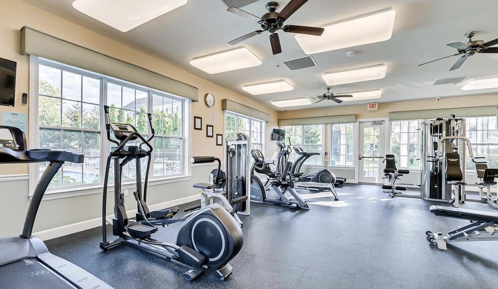 Building Photo - 2111 Edward Stec Blvd