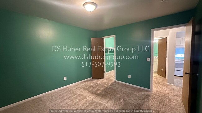 Building Photo - Lower level apartment - 2 bed 1 bath in La...