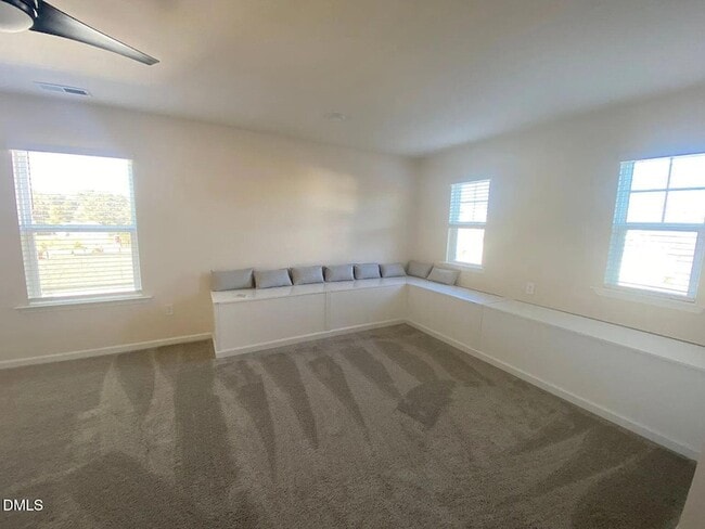Building Photo - 2124 Fox Chapel Pl