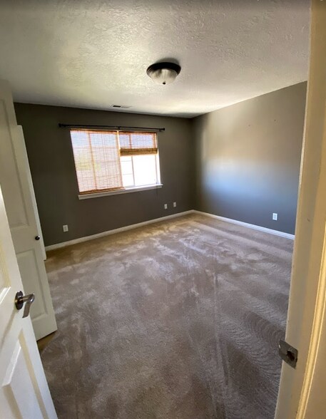 Building Photo - 879 Capital Ave