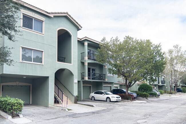 Building Photo - 350 Crestwood Cir