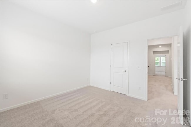 Building Photo - 302 Silver Fleet Dr