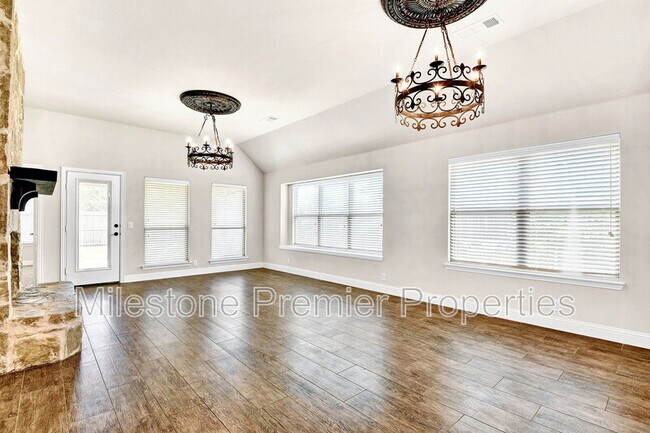 Building Photo - 520 Endicott Dr