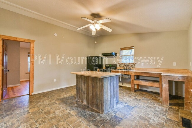 Building Photo - 455 Cantrell Rd