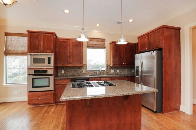 Building Photo - 1205 Birdsall St