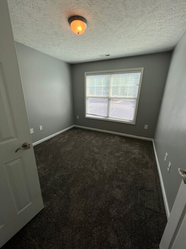 Building Photo - 3310 Harbour Pointe Pl