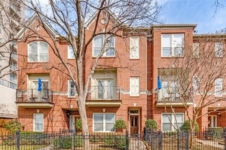 Building Photo - 3471 Howell St