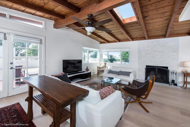 Building Photo - 7209 Draper Ave