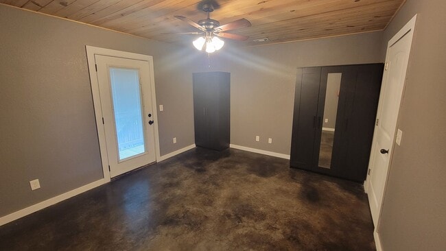 Building Photo - 1 Bedroom/1 Bathroom Apartment in Batesville