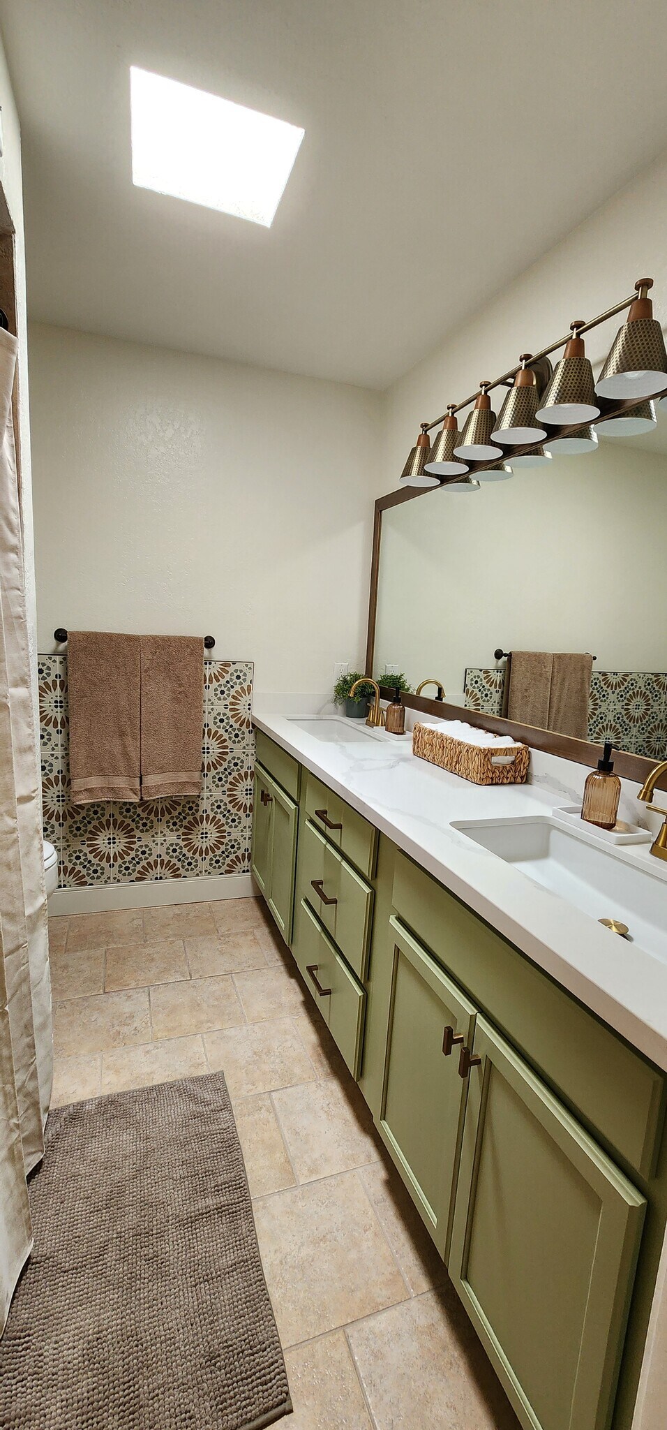 Building Photo - 432 W San Ignacio