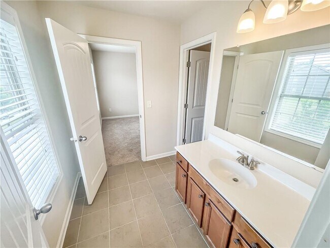 Building Photo - 5840 Zelkova Dr