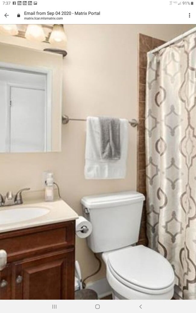 Building Photo - Family House Rental