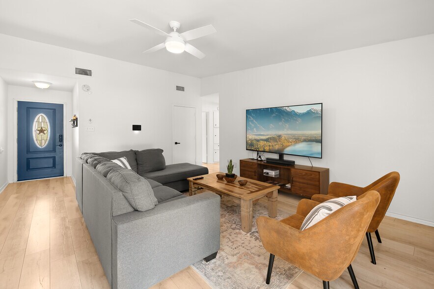 Building Photo - 2110 Spring Breeze Dr