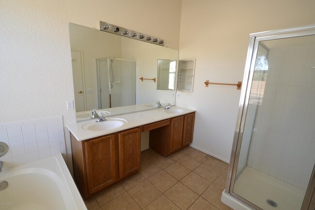 Building Photo - 9941 E Paseo San Bernardo