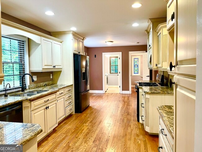 Building Photo - 4059 Charleston Ct SE