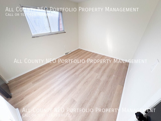 Building Photo - 376 Woodland Ave